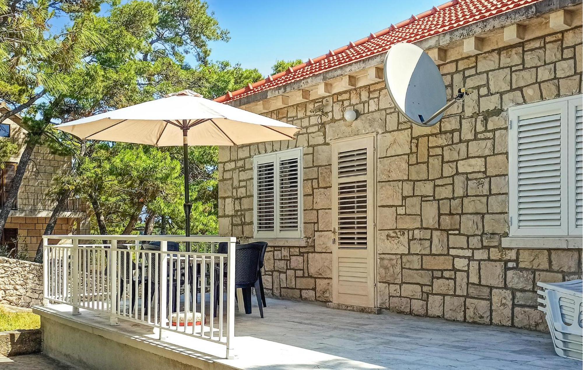 Amazing Apartment In Lumbarda With Kitchen Exterior photo