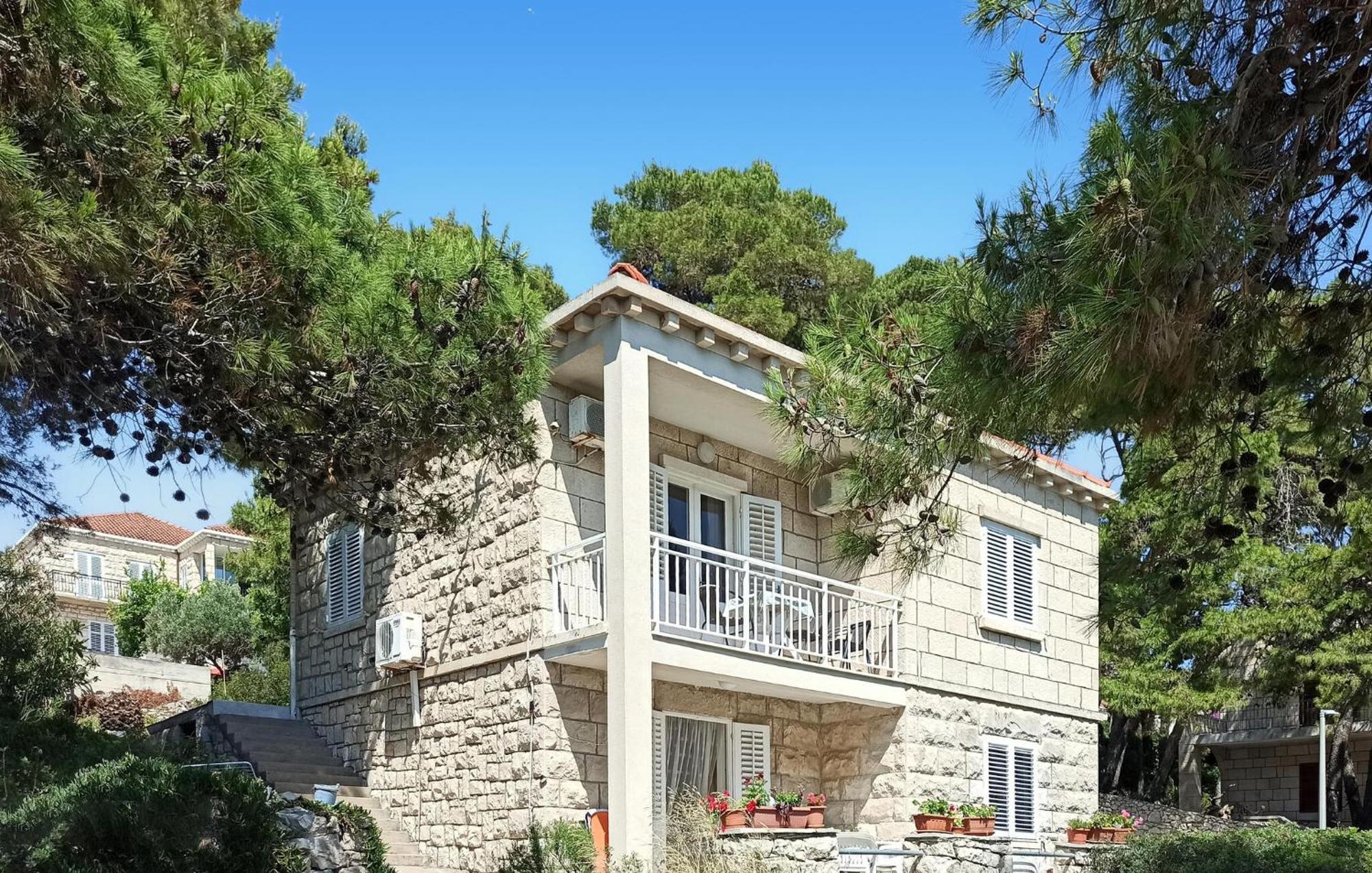 Amazing Apartment In Lumbarda With Kitchen Exterior photo